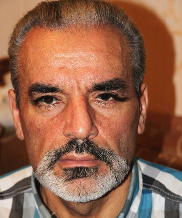 Người đàn ông nuôi mộng lập kỷ lục lông mi dài nhất thế giới - 2 Bộ lông mi khiến bất cứ người phụ nữ nào
cũng mơ ước