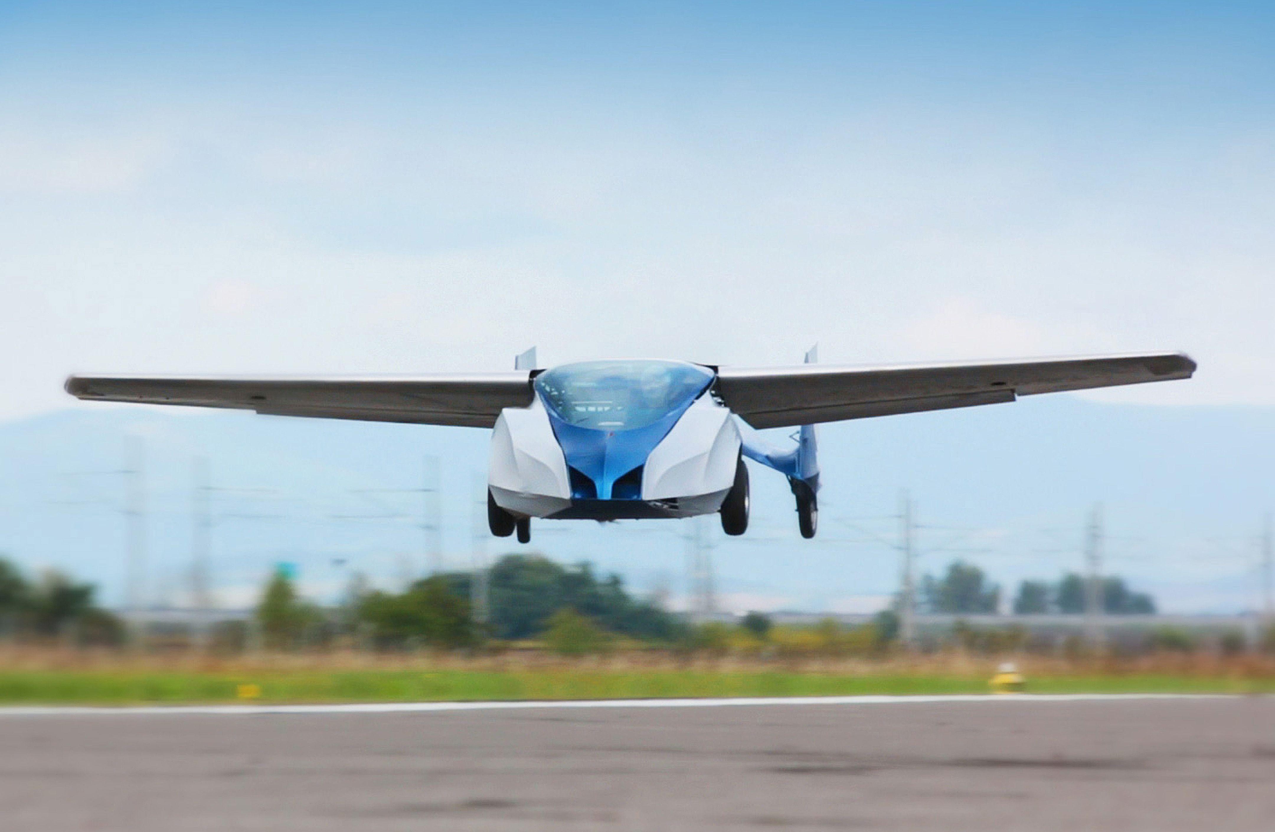 Xe hơi biết bay sẽ ra lò vào năm 2017