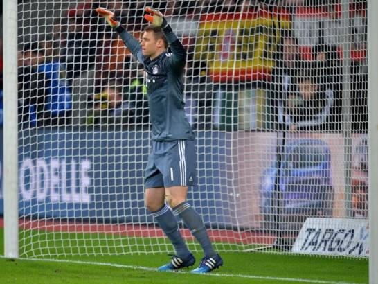 Neuer trở thành người hùng của Bayern Munich trong loạt đá luân lưu