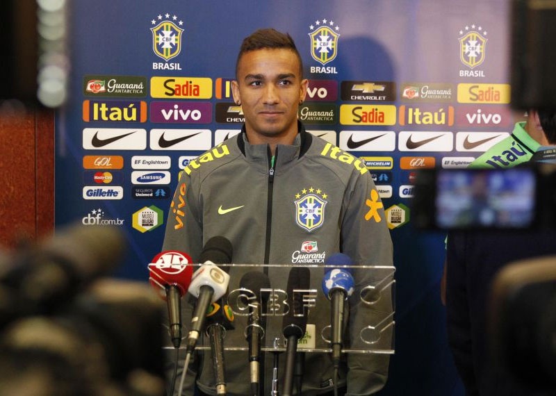 Chi 31,5 triệu euro, Real Madrid chiêu mộ thành công Danilo - 1 Real Madrid hoàn tất thương vụ Danilo ngay
khi mùa giải chưa kết thúc
