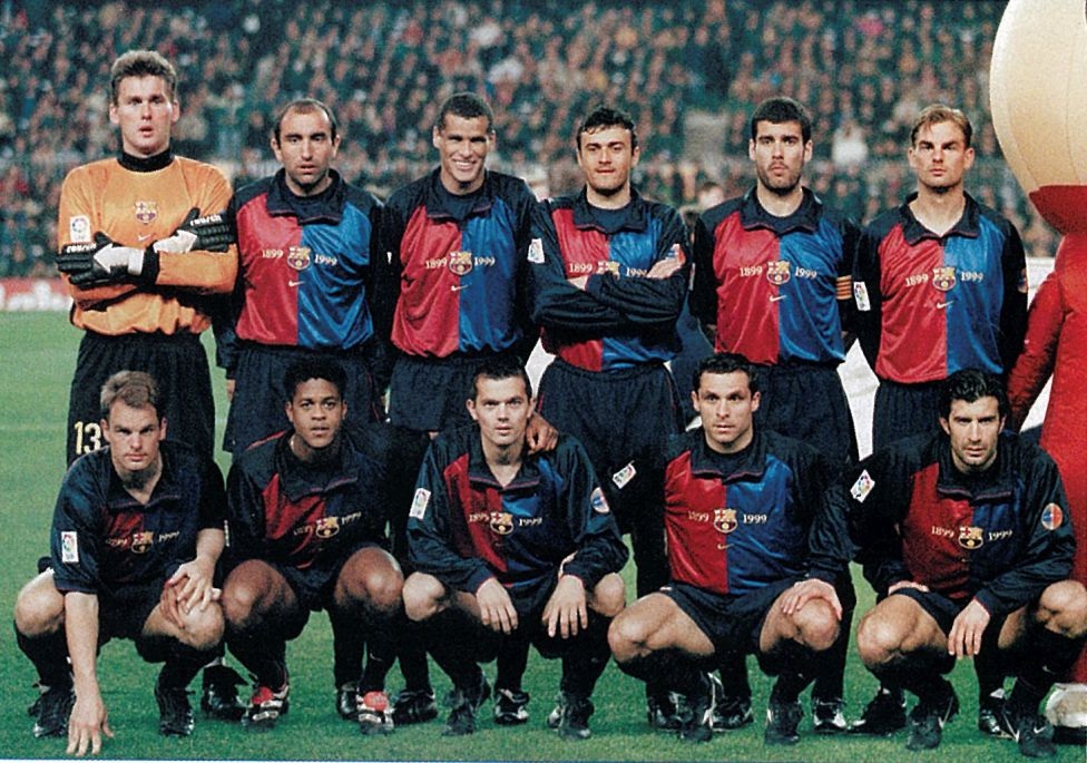 Năm 1998, dưới sự dẫn dắt của HLV Louis van
Gaal, Barca lần thứ 15 vô địch La Liga.