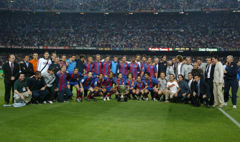Barca lần đầu đăng quang La Liga ở thế kỷ
21 vào năm 2005.