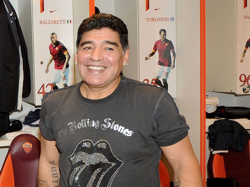 Maradona: "Tôi đã cảnh báo, nhưng người ta cho rằng tôi bị điên" - 1 Maradona tỏ ra rất hả hê vì giới chóp bu FIFA vướng vòng lao lý