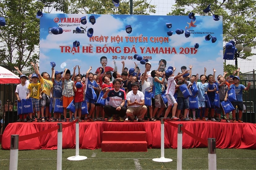 Sôi động ngày hội tuyển chọn trại hè bóng đá 2015 - 2 Sôi động ngày hội tuyển chọn trại hè bóng đá 2015