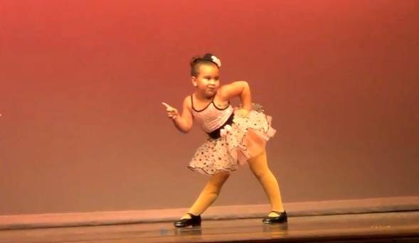 Ngắm vũ công 6 tuổi nhảy cực sung