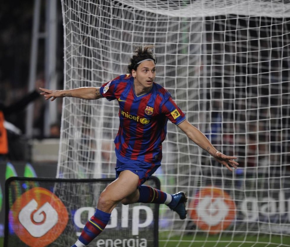 Zlatan Ibrahimovic từng trải qua 1 mùa giải
đầy sóng gió trong màu áo Barca.