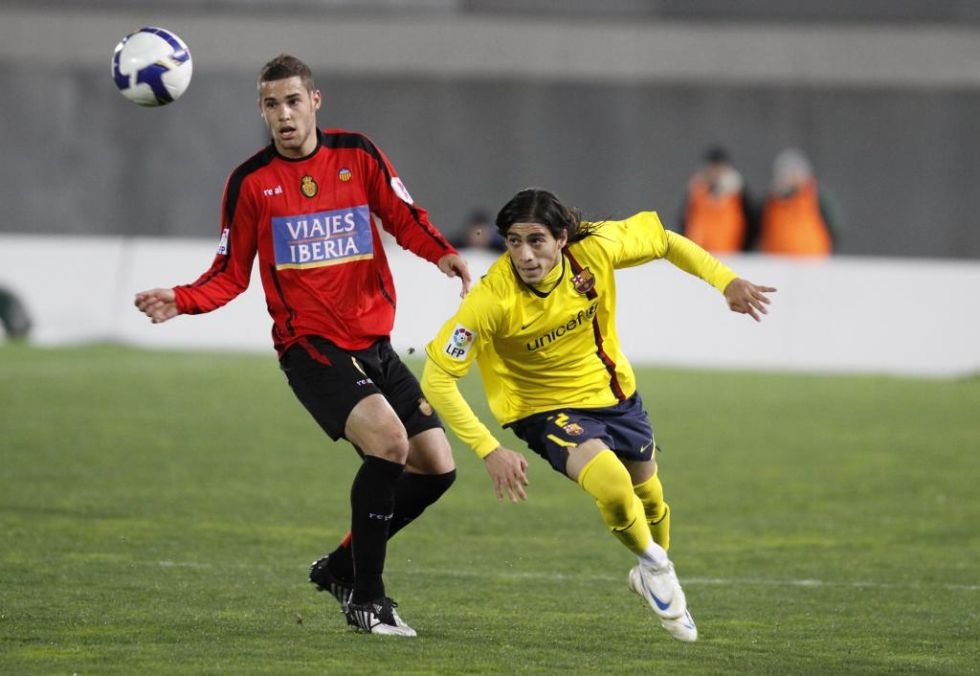 Martin Caceres từng là thành viên Barca ăn ba năm 2009 nhưng không thật sự thành công.