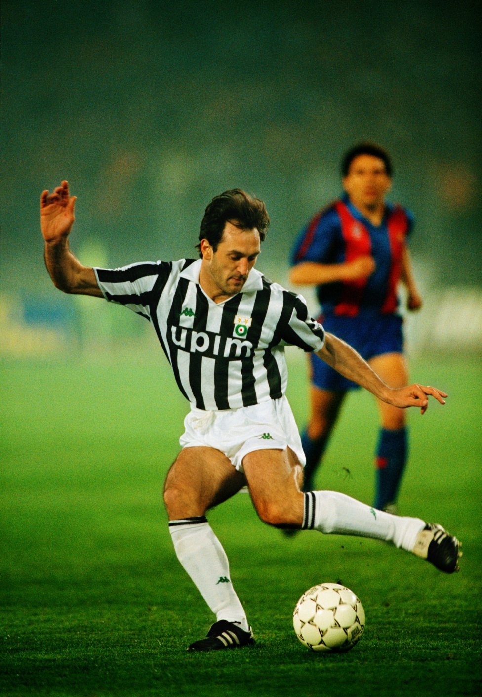 Lịch sử những cuộc đụng độ giữa Barca và Juventus - 11 Bàn thắng được thực hiện ở phút 44 sau khi Archibald
mở tỉ số cho Barca ở phút 32.