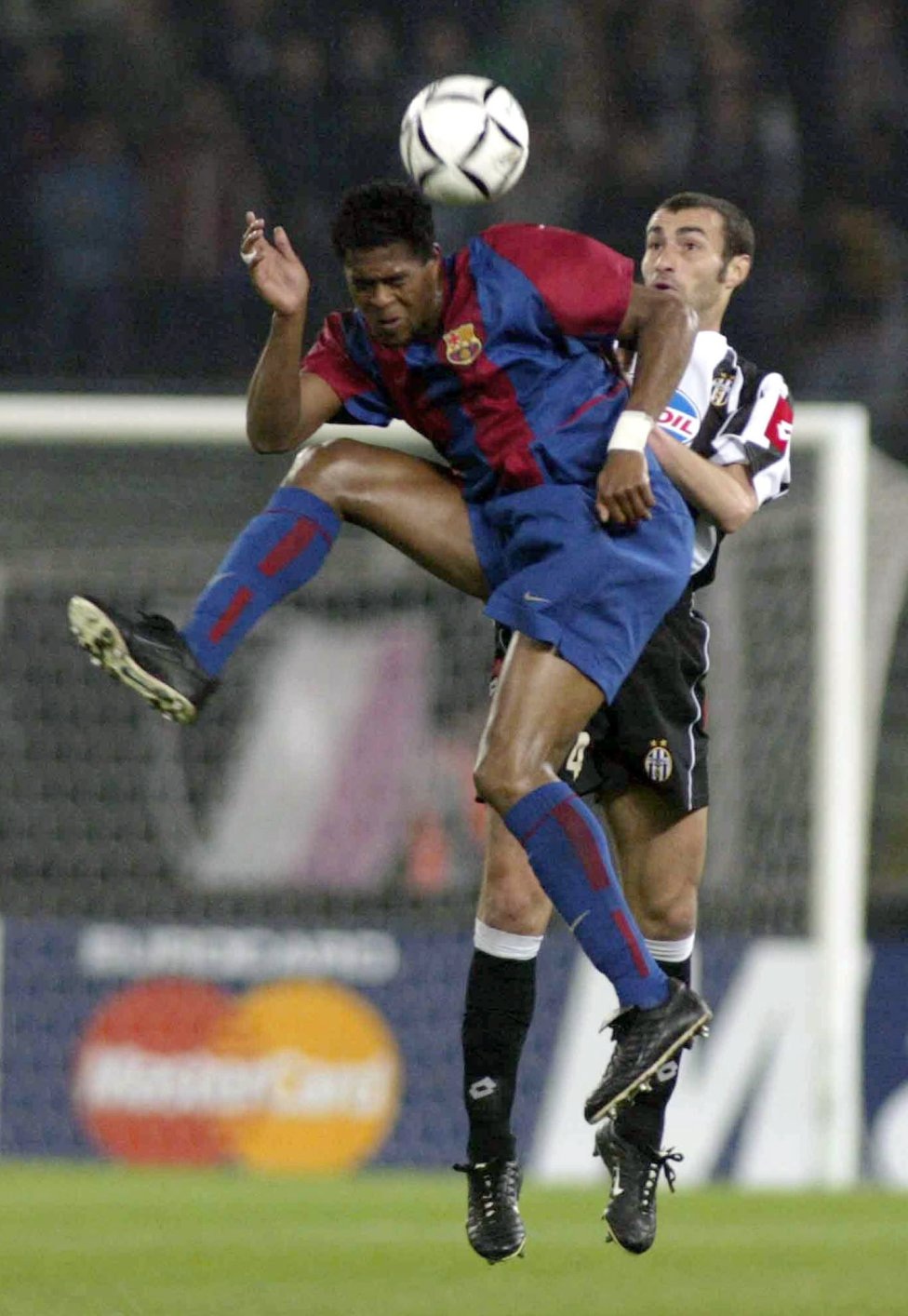 Lịch sử những cuộc đụng độ giữa Barca và Juventus - 15 Montero là người mở tỉ số cho Juventus ở
phút 16.
