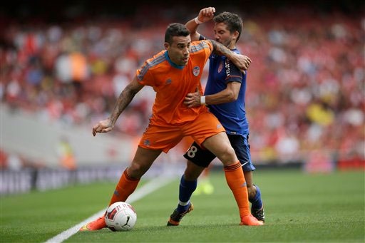 Trung vệ Otamendi được Valencia định giá vào khoảng 16 triệu bảng