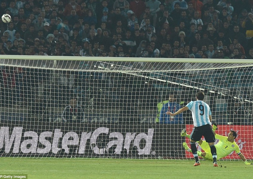 Gonzalo Higuain: Hiện thân cho thất bại của Argentina - 2 Higuain sút bay giấc mơ vô địch của người Argentina