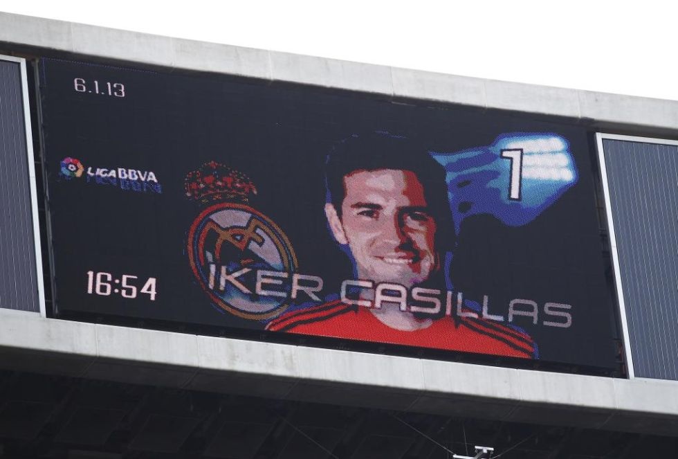 Bằng tài năng, sự trung thành và tận tụy, Casillas nhanh
chóng trở thành thần tượng của