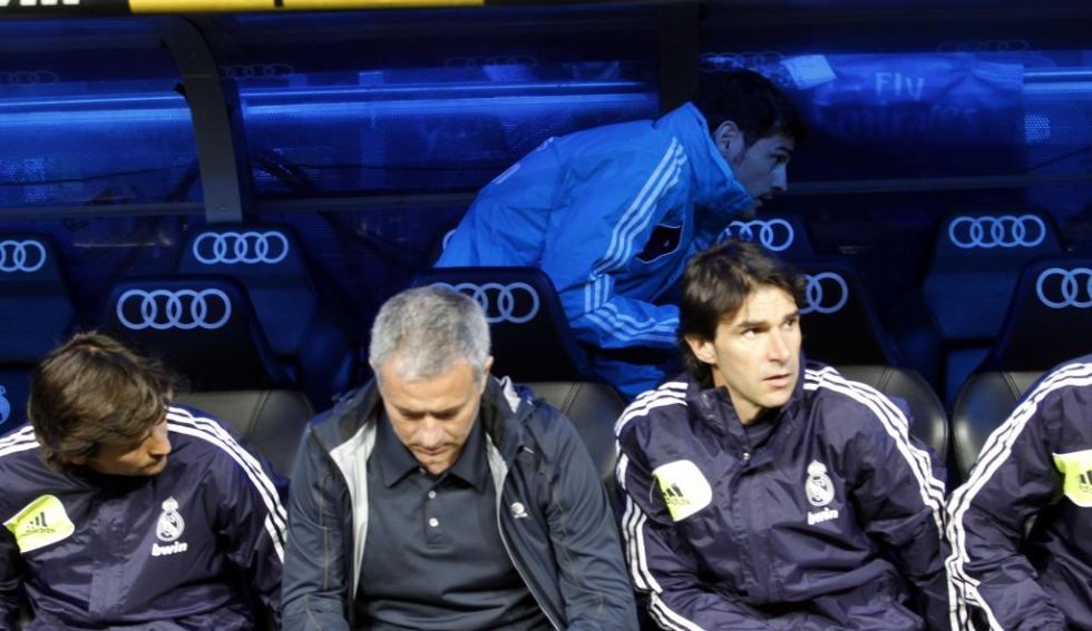 Cột mốc đánh dấu sự sa sút của Casillas là xung đột với ông
thầy Jose Mourinho.