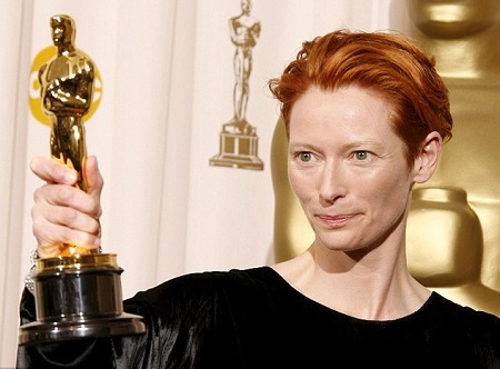 Sao Hollywood “lột xác” ngoạn mục trên màn ảnh - 3 Tilda từng đoạt giải Nữ diễn viên phụ xuất sắc nhất trong lễ trao giải Oscar năm 2007