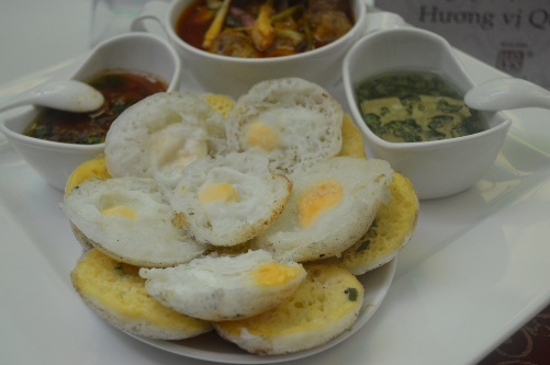 Bánh căn mùa thu - 8 Không ai biết bánh căn có từ bao giờ, nhưng người ta kể xuất xứ của nó là ở Ninh Thuận