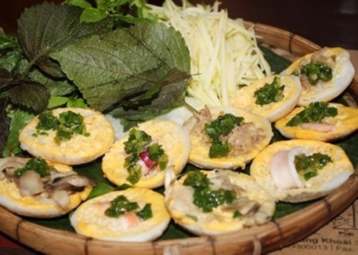 Không ai biết bánh căn có từ bao giờ, nhưng người ta kể xuất xứ của nó là ở Ninh Thuận