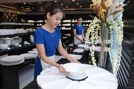 Nhiều quà tặng trong ngày gốm sứ Minh Long I đổ bộ ra Hà Nội - 1 Nhiều quà tặng trong ngày gốm sứ Minh Long I đổ bộ ra Hà Nội