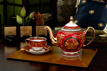 Nhiều quà tặng trong ngày gốm sứ Minh Long I đổ bộ ra Hà Nội - 11 Đội ngũ nhân viên bán hàng của Minh Long I sẽ tận tình tư vấn cho khách
