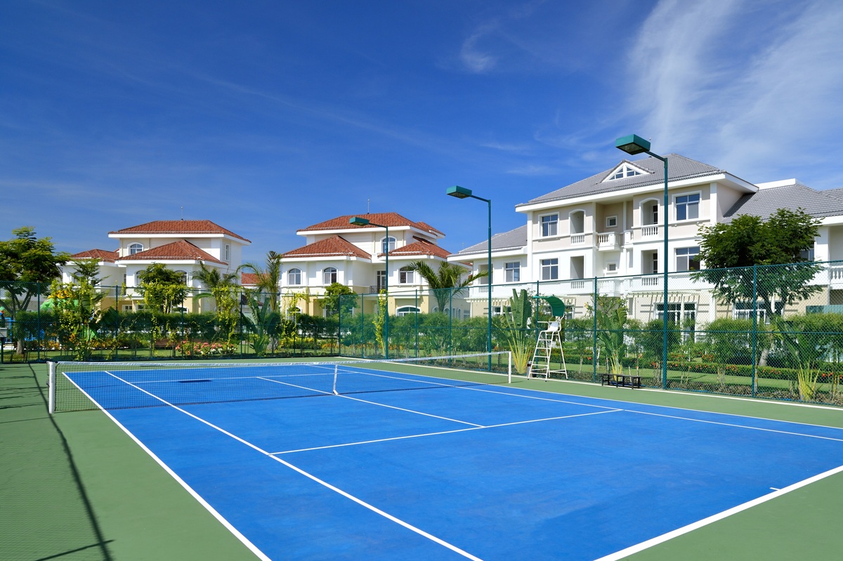 Khám phá khu biệt thự siêu sang ở Phú Mỹ Hưng - 9 Những con đường phủ đầy hoa như gọi mời những chủ nhân khi họ trở về với mái ấm thật sự