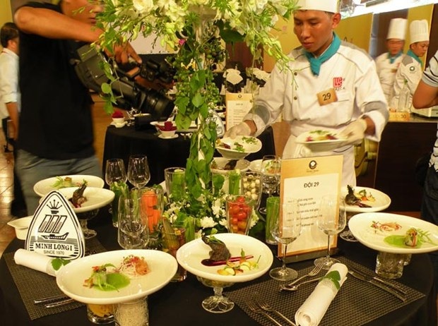 Bàn tiệc trái giác của đội khách sạn Kim Đô 1 được nhiều ban giám khảo
chú ý