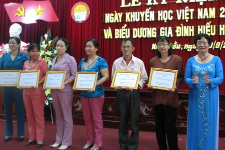 Biểu dương 46 gia đình và dòng học hiếu học tiêu biểu - 2