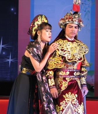 Những “công nương lẳng lơ”, “nàng Thúy Kiều” được đánh giá cao - 2 Những “công nương lẳng lơ”, “nàng Thúy Kiều” được đánh giá cao - 2
