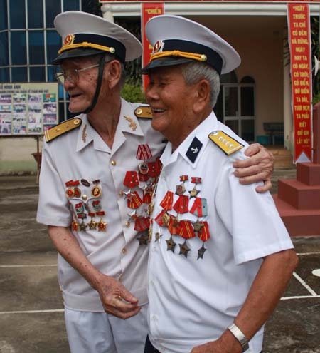 Dạt dào cảm xúc 50 năm huyền thoại Đường Hồ Chí Minh trên biển - 4