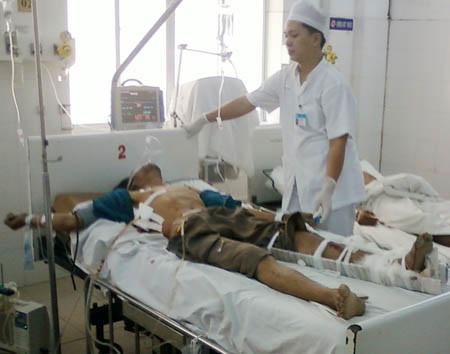 Đứt cáp công trình, 3 người chết, 2 người nguy kịch - 4 Đứt cáp công trình, 3 người chết, 2 người nguy kịch - 4