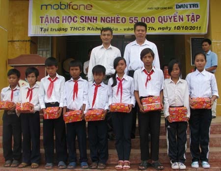 "Một triệu cuốn vở..." đến với Sóc Trăng, Cần Thơ - 3 "Một triệu cuốn vở..." đến với Sóc Trăng, Cần Thơ - 3