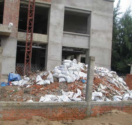 Vụ đứt cáp, 3 người chết: "Hàng xóm" phản ánh thực trạng thi công - 2 Vụ đứt cáp, 3 người chết: "Hàng xóm" phản ánh thực trạng thi công - 2