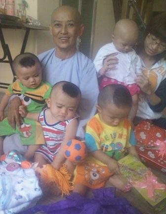 Quà Noel đến với các bé họ Nhân - 1