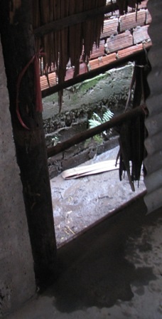 Nền nhà bốc khói, nóng 80 độ C - 4 Nền nhà bốc khói, nóng 80 độ C - 4