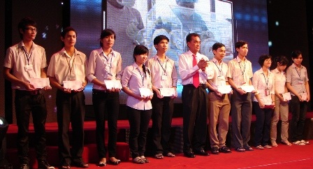 Cần Thơ: Trao học bổng cho sinh viên ngành Y nghèo, học giỏi - 1