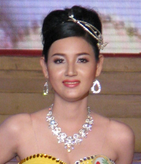 5 người đẹp hồi hộp chờ giây phút đăng quang   