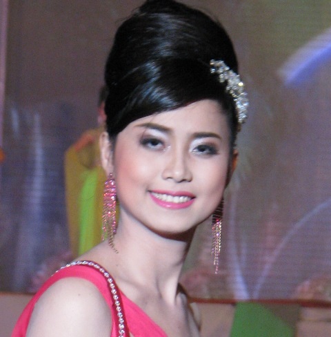 5 người đẹp hồi hộp chờ giây phút đăng quang   