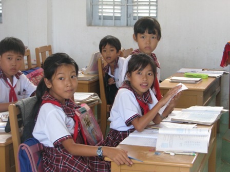 Trẻ bị xâm hại tình dục - hồi chuông báo động sự suy đồi đạo đức - 1 Trẻ bị xâm hại tình dục - hồi chuông báo động sự suy đồi đạo đức