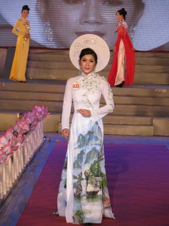 5 người đẹp hồi hộp chờ giây phút đăng quang   