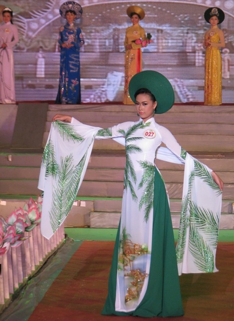 Người đẹp xứ dừa 2012 mơ trở thành diễn viên điện ảnh - 3 Người đẹp xứ dừa 2012 mơ trở thành diễn viên điện ảnh