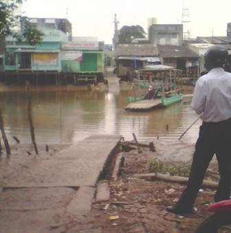 Bến đò, phà qua sông hốt bạc ngày Tết - 4