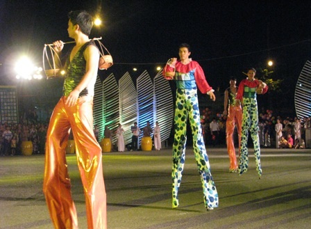 Tưng bừng "lễ hội đường phố" trên xứ dừa - 17 Tưng bừng lễ hội đường phố trên xứ dừa