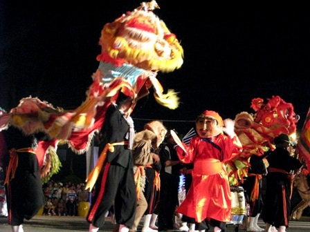 Tưng bừng "lễ hội đường phố" trên xứ dừa - 2 Tưng bừng lễ hội đường phố trên xứ dừa