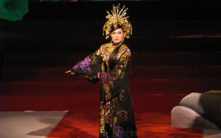 Dấu ấn cho những vai nàng công chúa, bà hoàng hậu uy quyền - 18 Dấu ấn cho những vai nàng công chúa, bà hoàng hậu uy quyền - 18