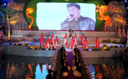 Nhiều “sao” trình diễn tại Festival Dừa Bến Tre    - 19 Nhiều “sao” trình diễn tại Festival Dừa Bến Tre