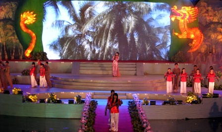 Nhiều “sao” trình diễn tại Festival Dừa Bến Tre    - 10 Nhiều “sao” trình diễn tại Festival Dừa Bến Tre