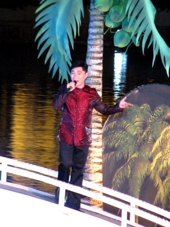 Nhiều “sao” trình diễn tại Festival Dừa Bến Tre    - 14 Nhiều “sao” trình diễn tại Festival Dừa Bến Tre