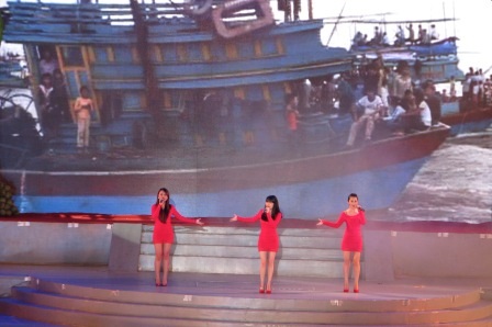 Nhiều “sao” trình diễn tại Festival Dừa Bến Tre    - 12 Nhiều “sao” trình diễn tại Festival Dừa Bến Tre