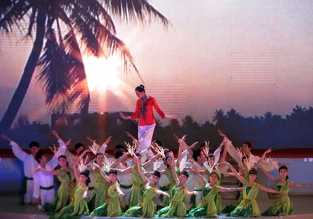 Nhiều “sao” trình diễn tại Festival Dừa Bến Tre    - 5 Nhiều “sao” trình diễn tại Festival Dừa Bến Tre