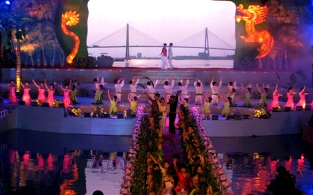 Nhiều “sao” trình diễn tại Festival Dừa Bến Tre    - 4 Nhiều “sao” trình diễn tại Festival Dừa Bến Tre