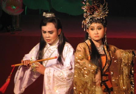 Dấu ấn cho những vai nàng công chúa, bà hoàng hậu uy quyền - 3 Dấu ấn cho những vai nàng công chúa, bà hoàng hậu uy quyền - 3