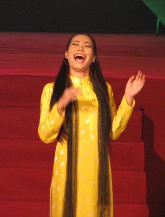 Rơi nước mắt trước “sự khổ đau điên dại của cô đào hát…” - 10